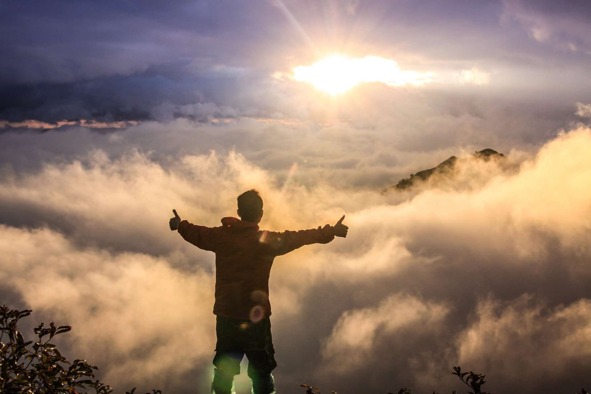 10 things that must be in your backpack apiediperilmondo